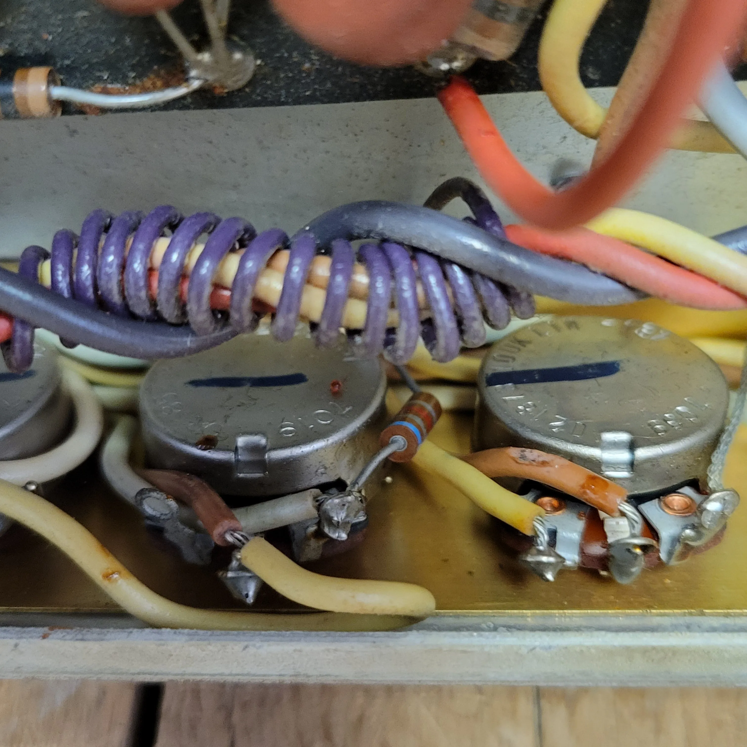 SOLD - Fender Vibrolux Reverb Vintage Guitar Amplifier 1970