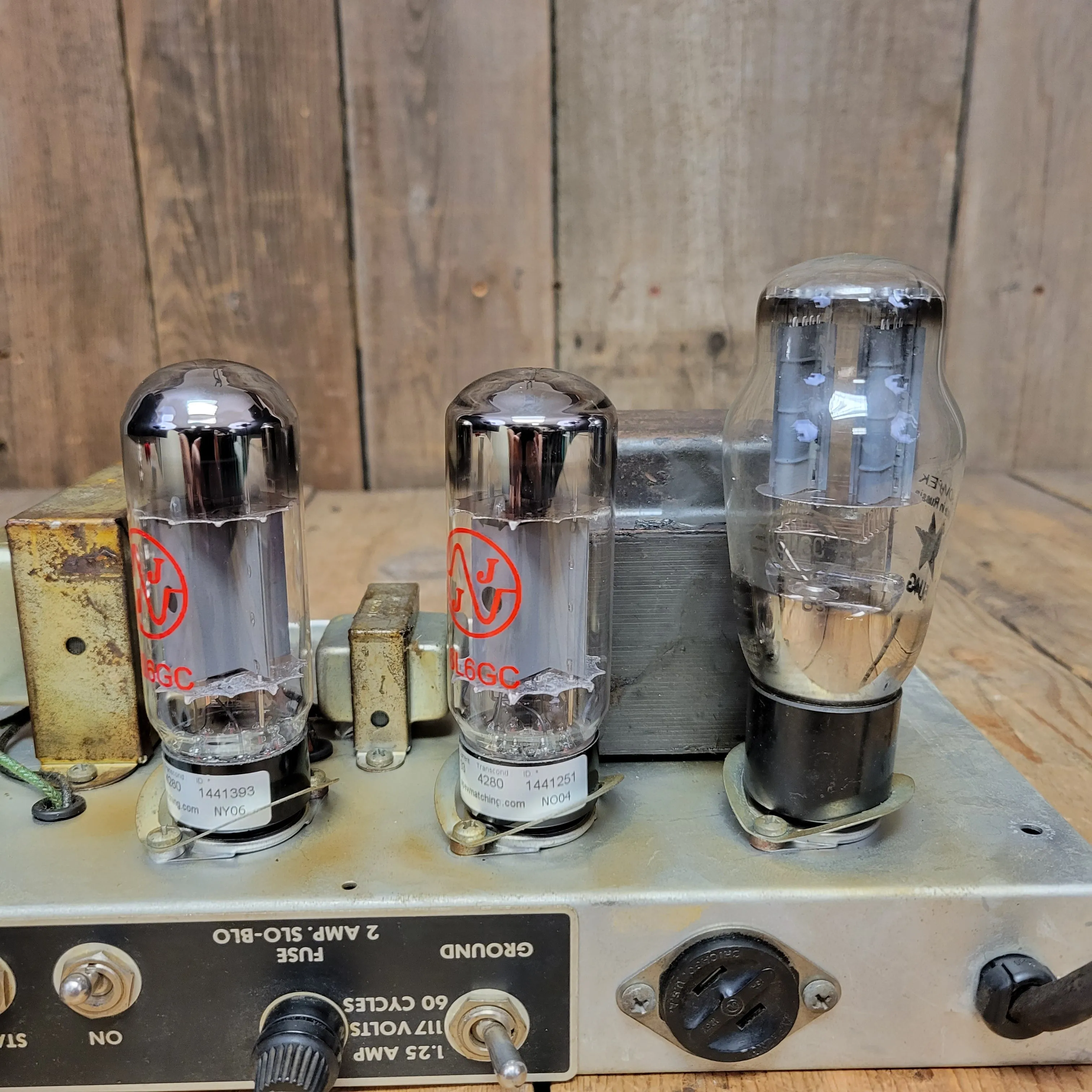 SOLD - Fender Vibrolux Reverb Vintage Guitar Amplifier 1970