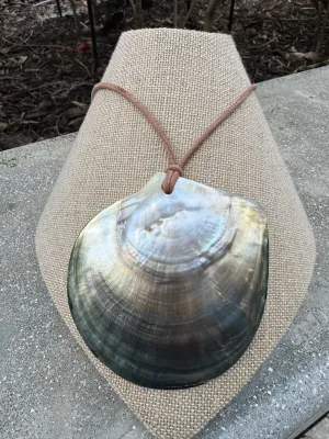 Sole MOP Leather Necklace