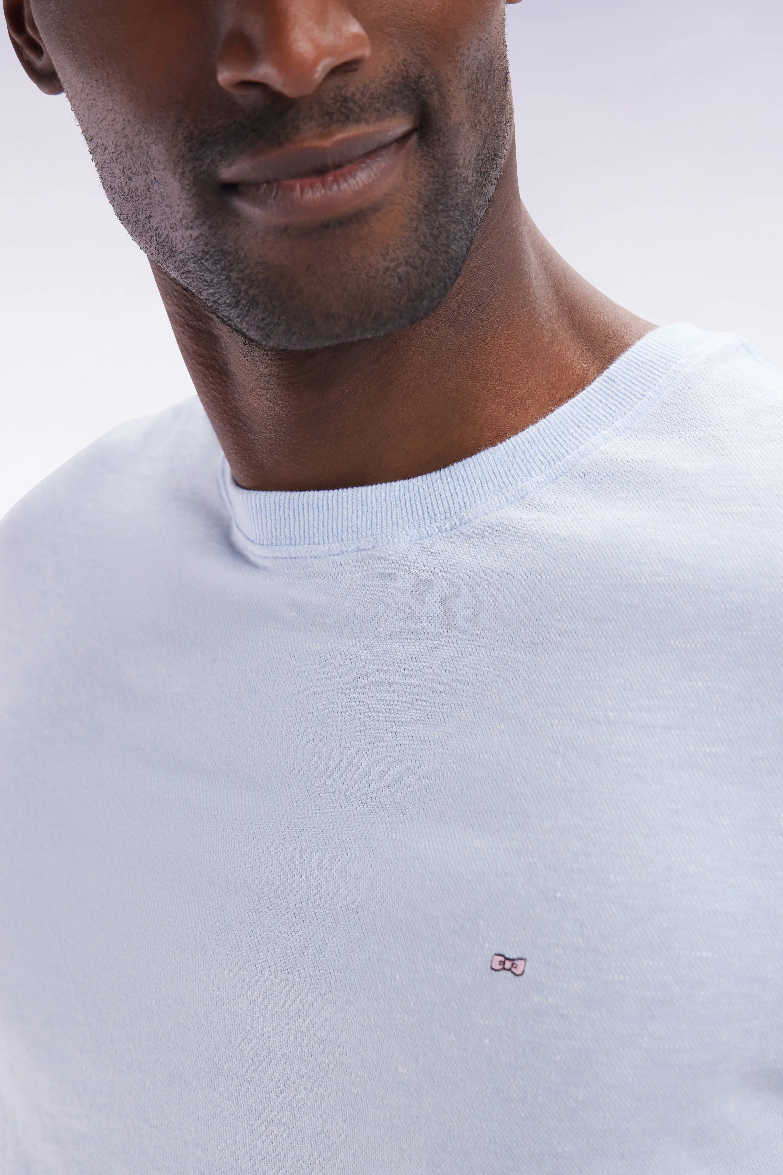 T-shirt en coton et lin bleu clair coupe droite