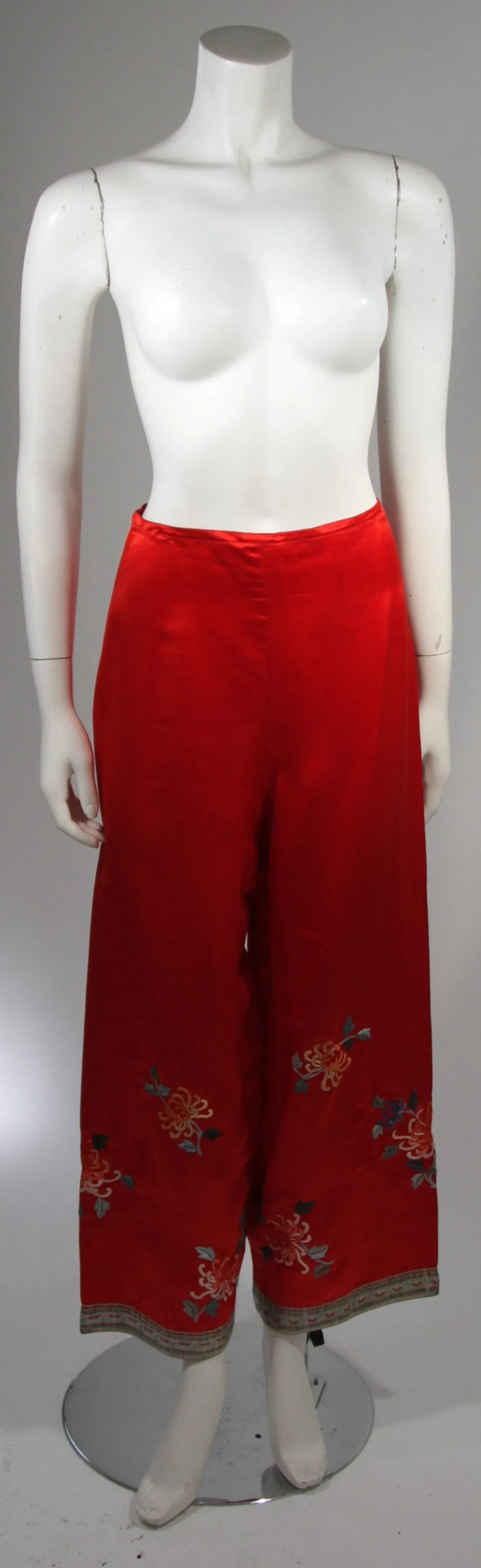 THE KING & I Yul Brynner 'First Wife' Silk Embroidered 5 Piece Ensemble