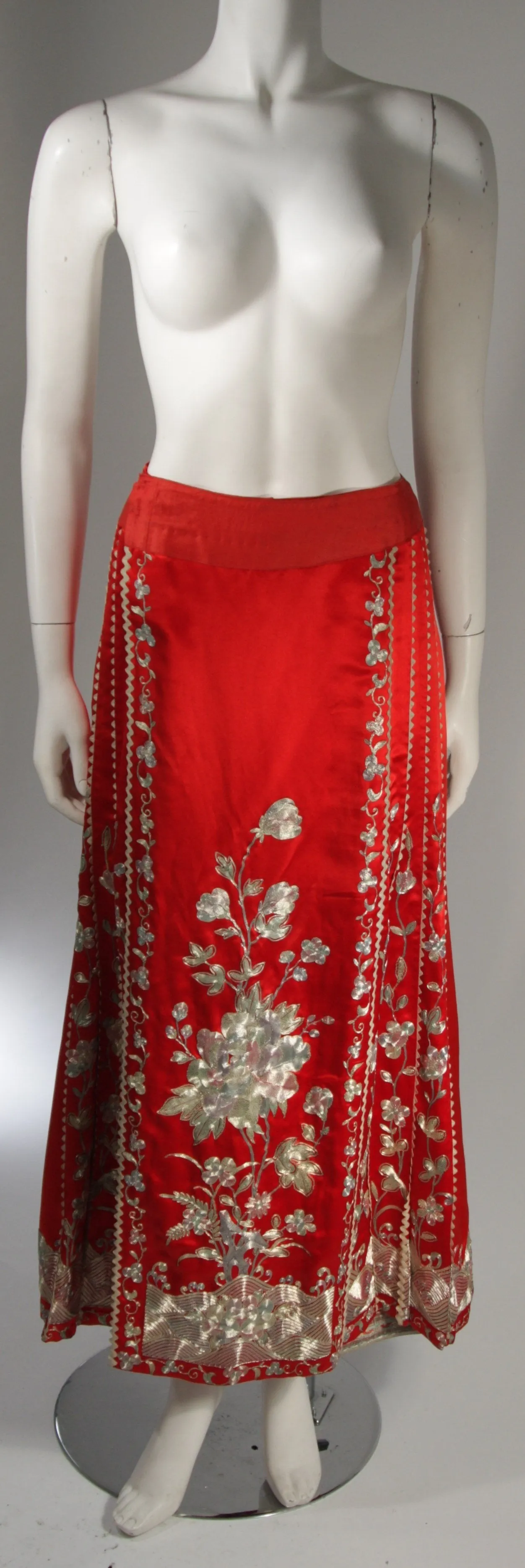 THE KING & I Yul Brynner 'First Wife' Silk Embroidered 5 Piece Ensemble