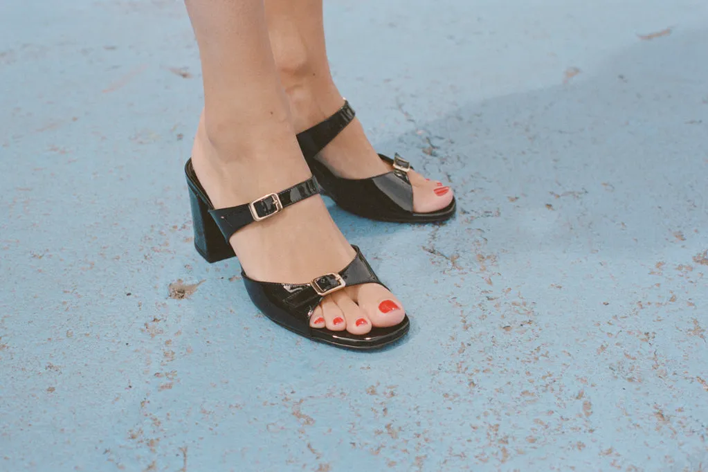 UNA SANDAL, BLACK PATENT