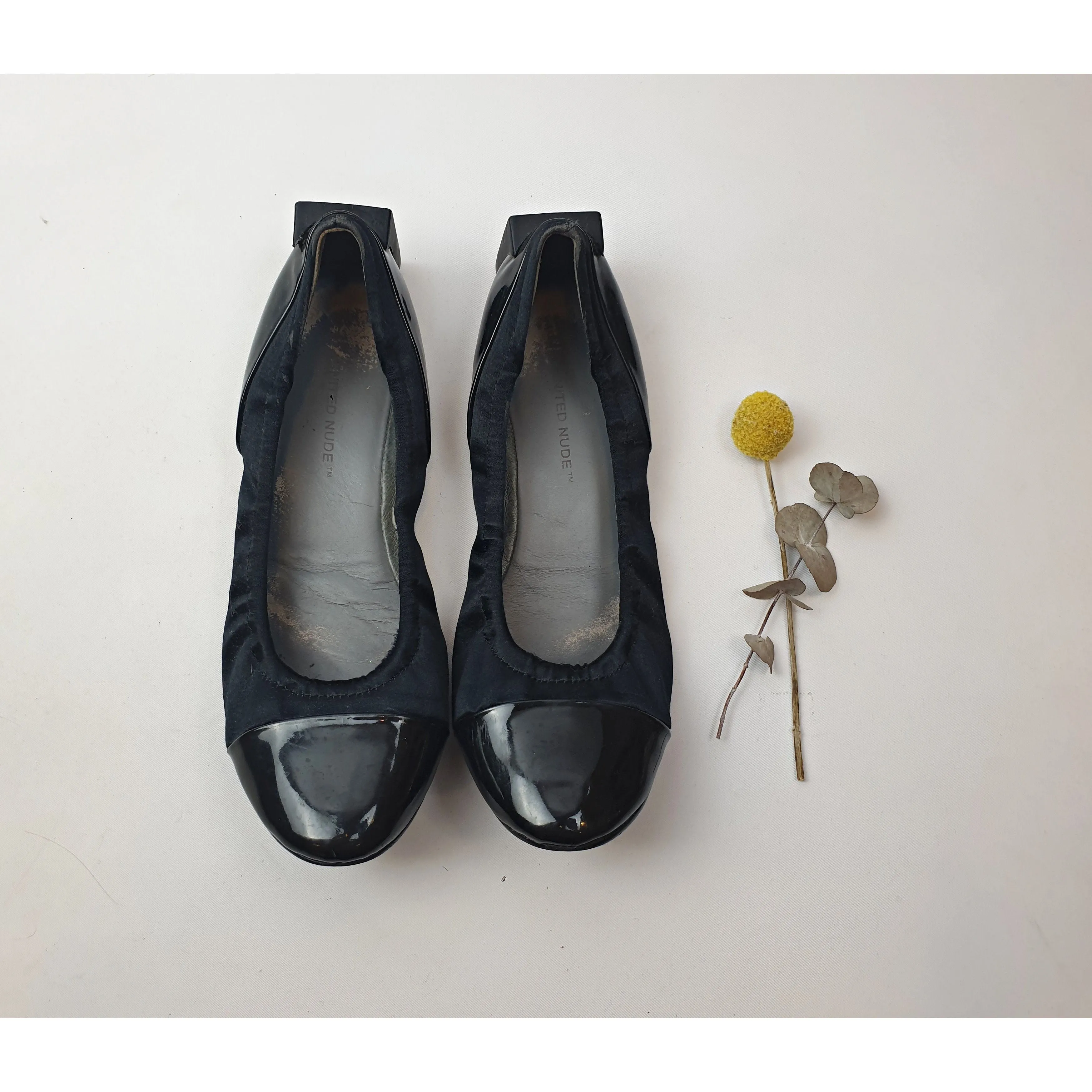 United Nude black flat shoes with unique and fun square heel size 40