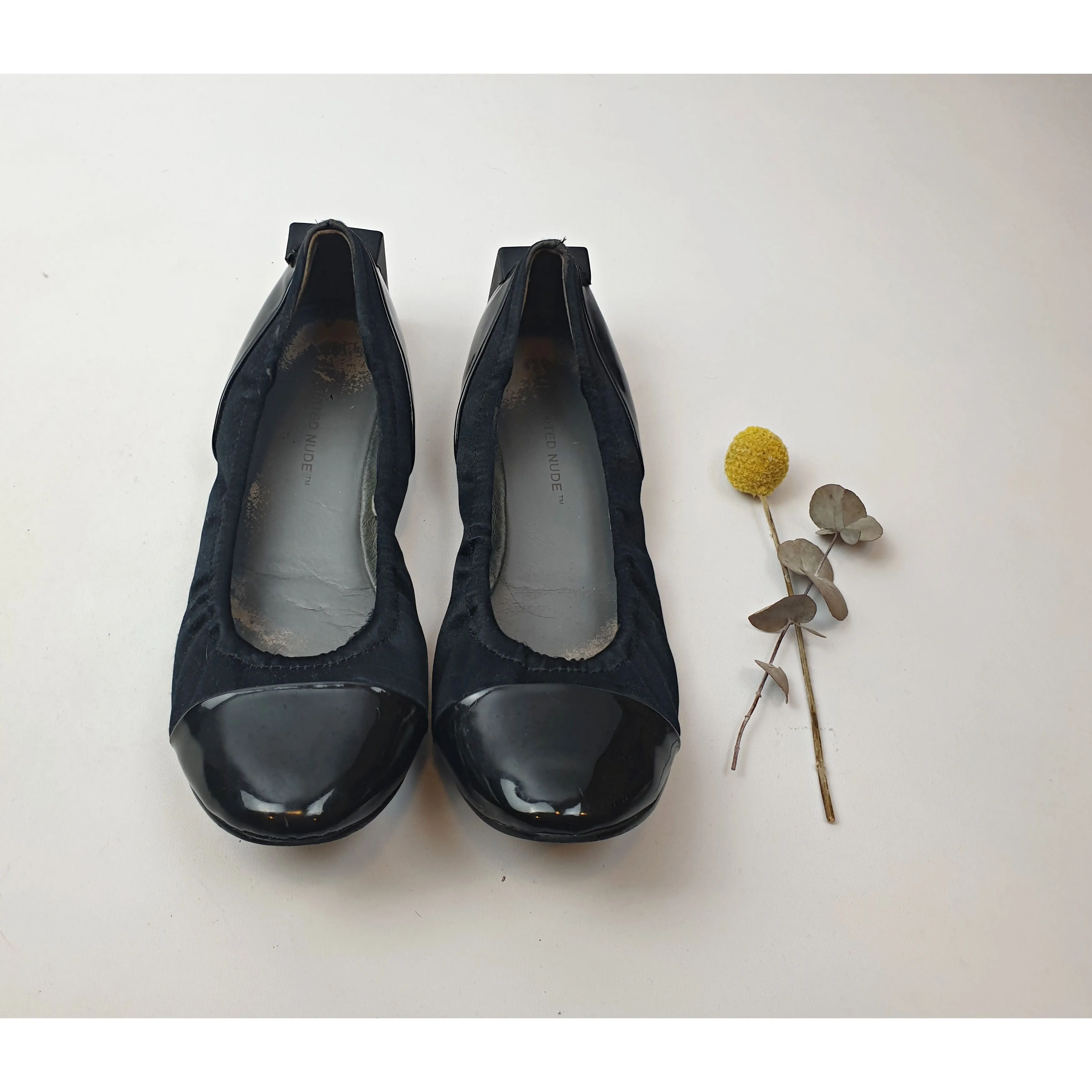 United Nude black flat shoes with unique and fun square heel size 40