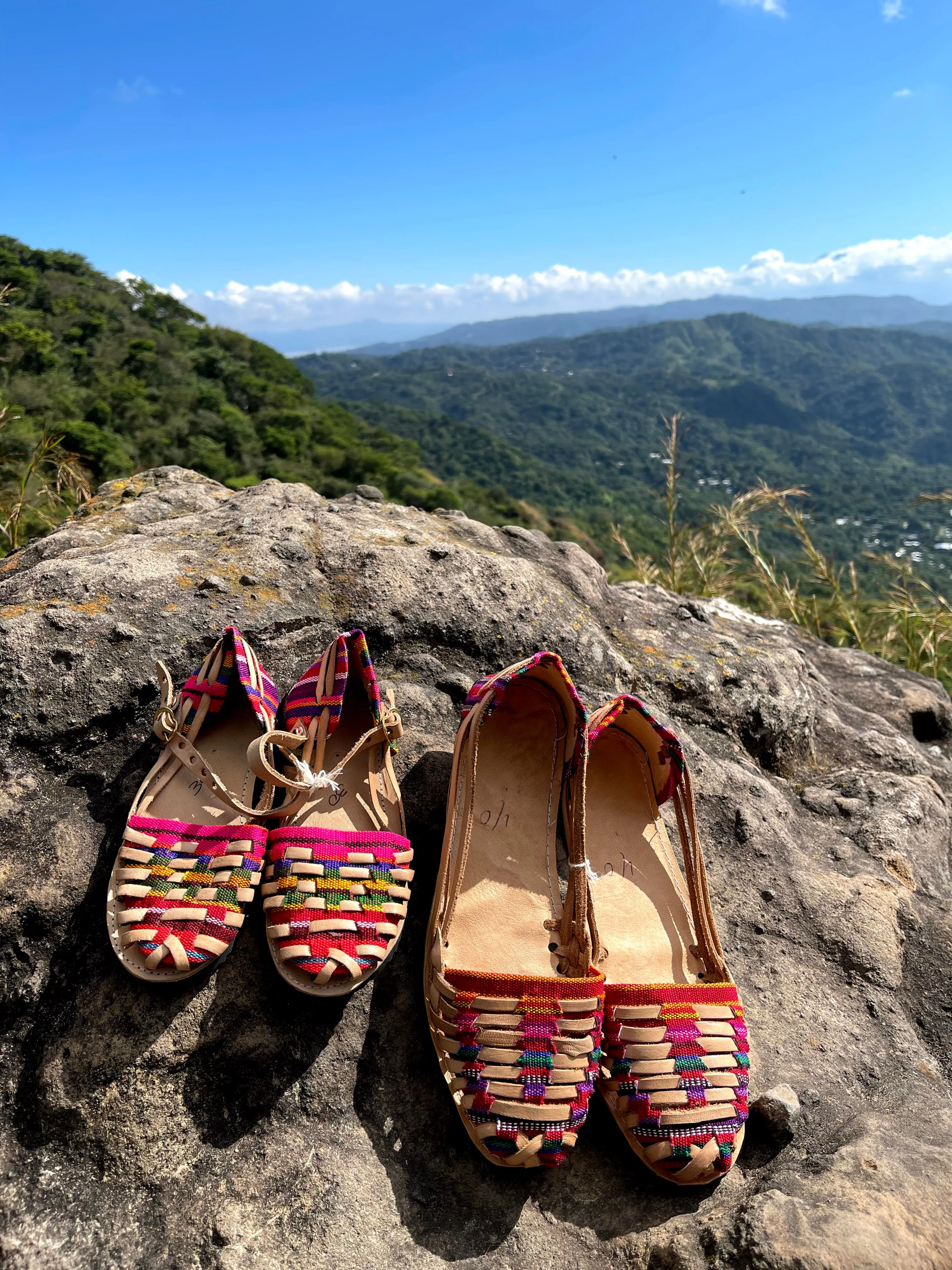 US 11.5- Kids Multicolor Huarachas- Huarachas para niñxs