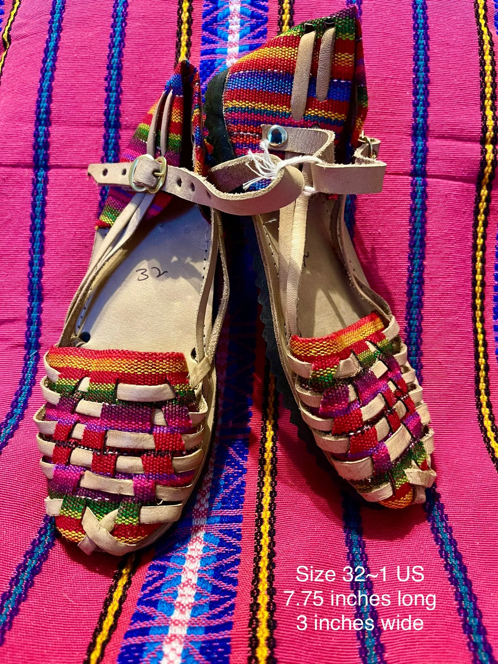 US 13.5/1 Kids Multicolor Huarachas- Huarachas para niñxs