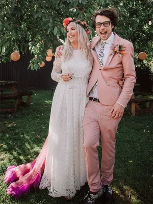 Vintage Scoop Long Sleeve Floor-length Lace Wedding Dresses. WD0060