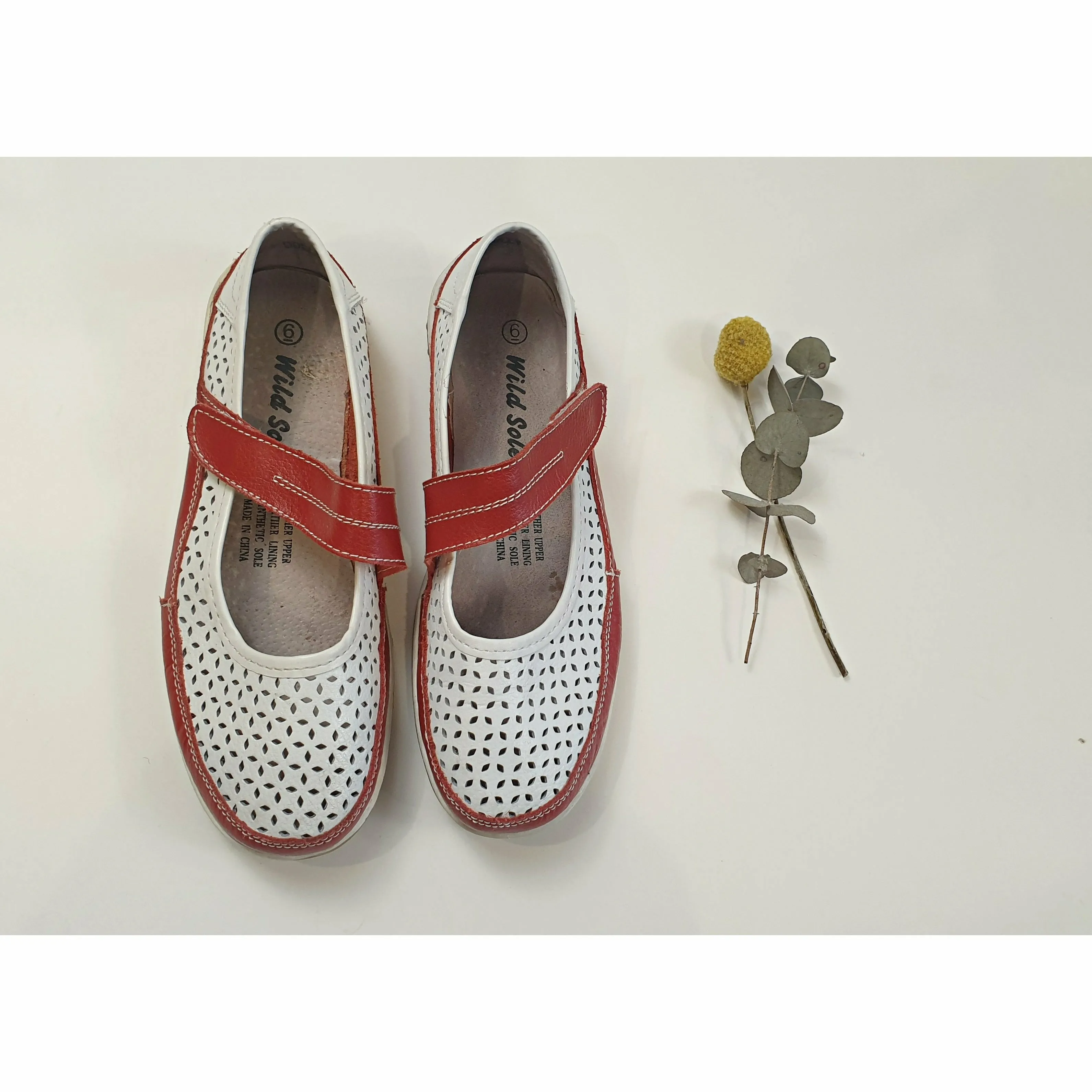 Wild Sole white perforated leather with contrasting red strap size UK 6/AU 7.5-8