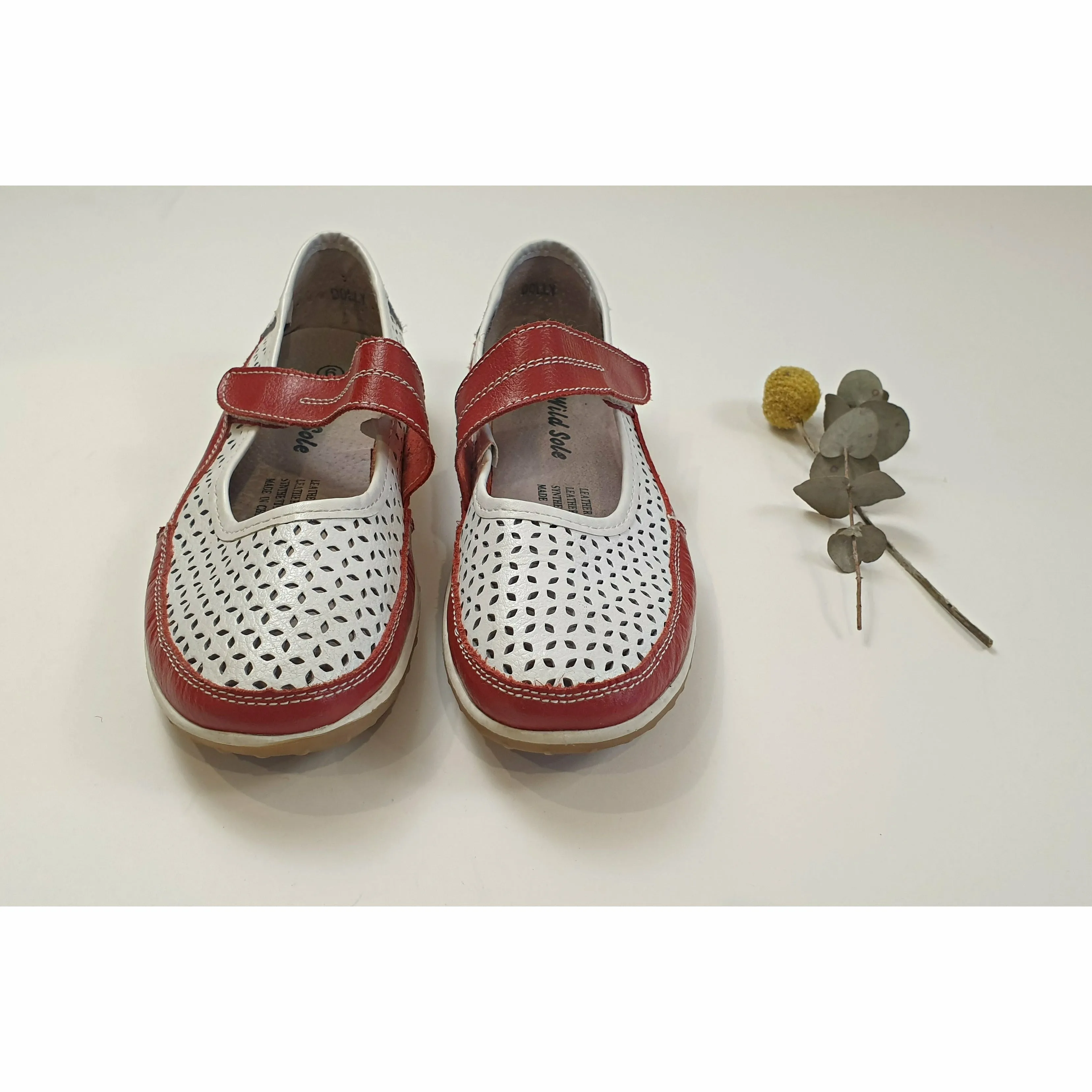 Wild Sole white perforated leather with contrasting red strap size UK 6/AU 7.5-8