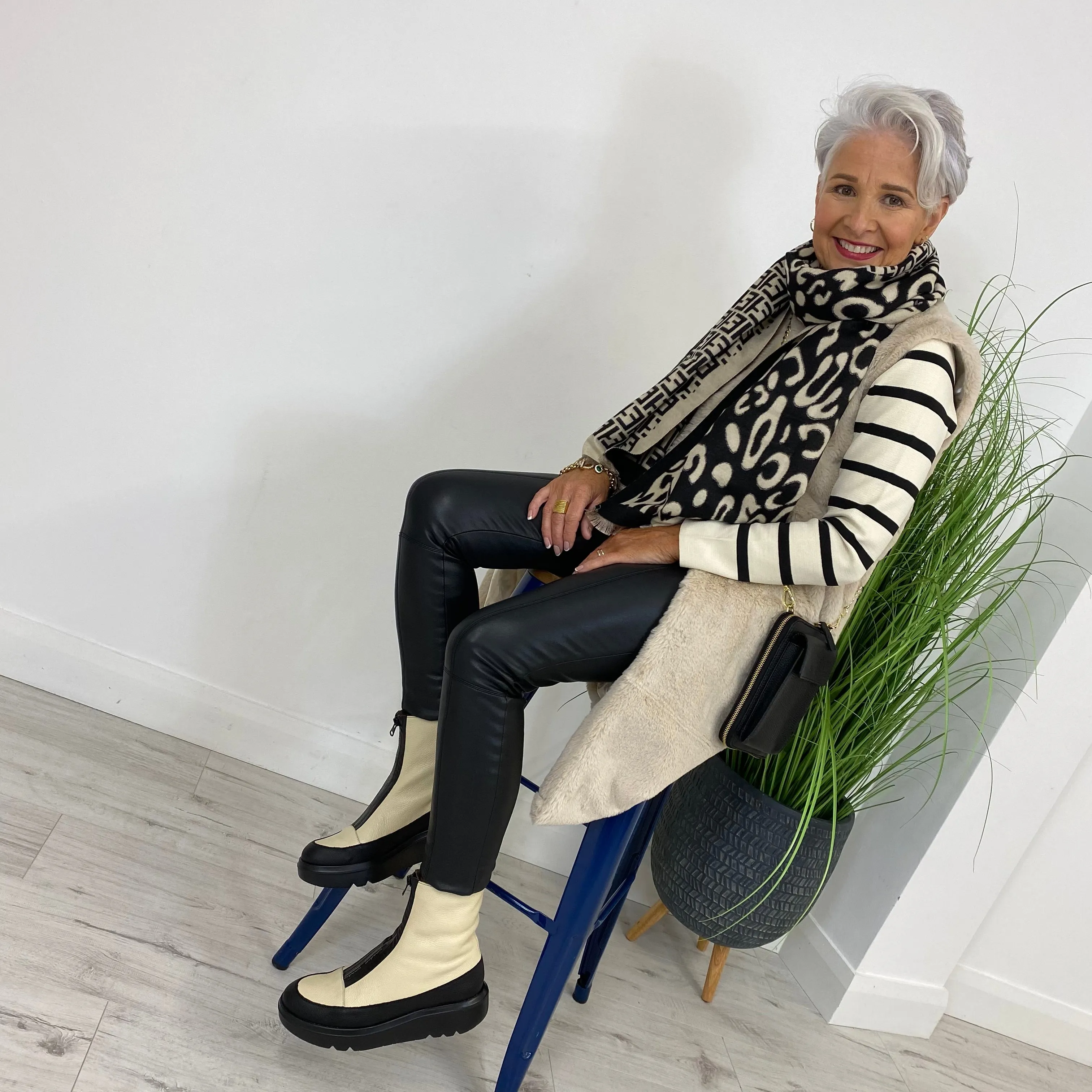 Wonders Cream Leather Front Zip Sneaker Boots
