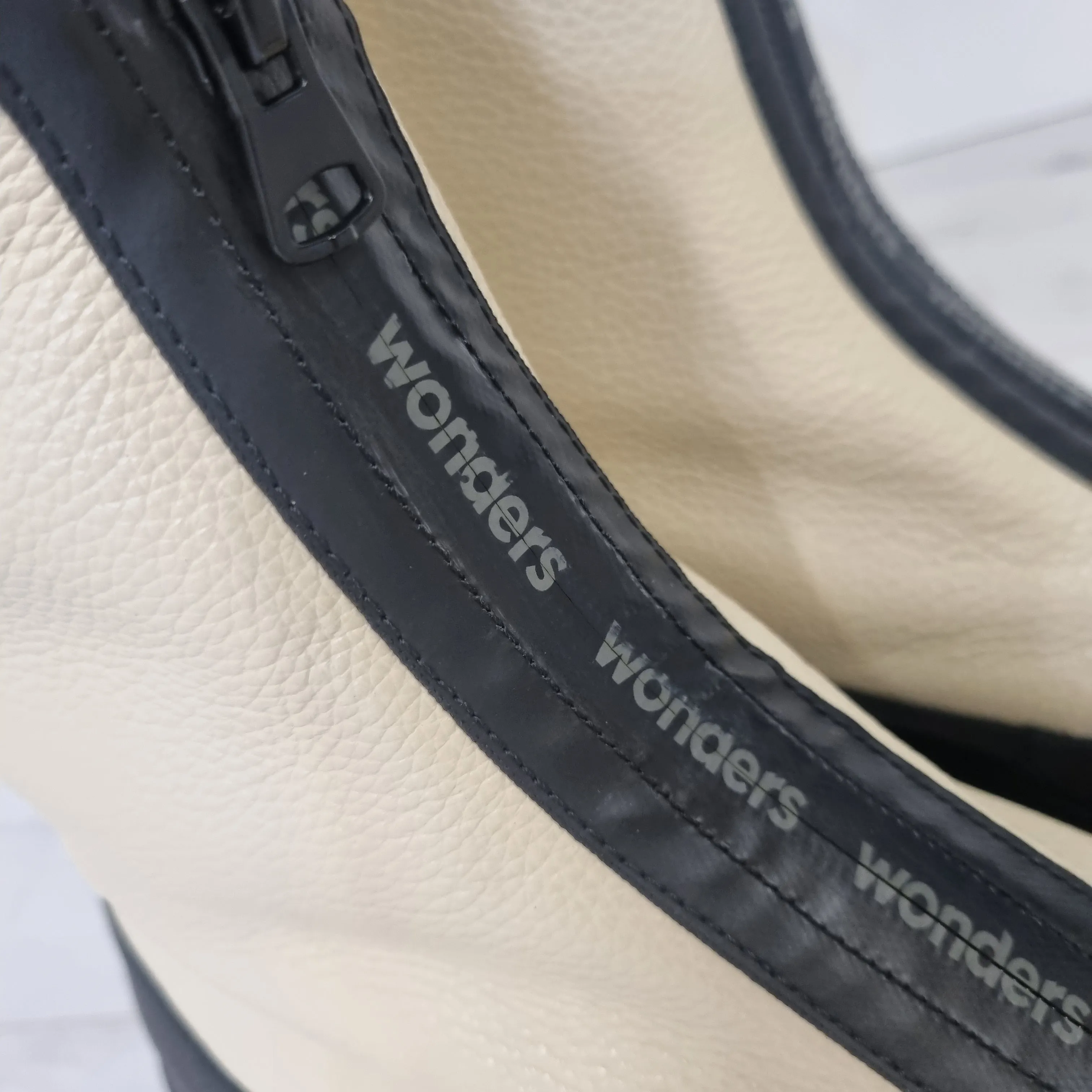 Wonders Cream Leather Front Zip Sneaker Boots
