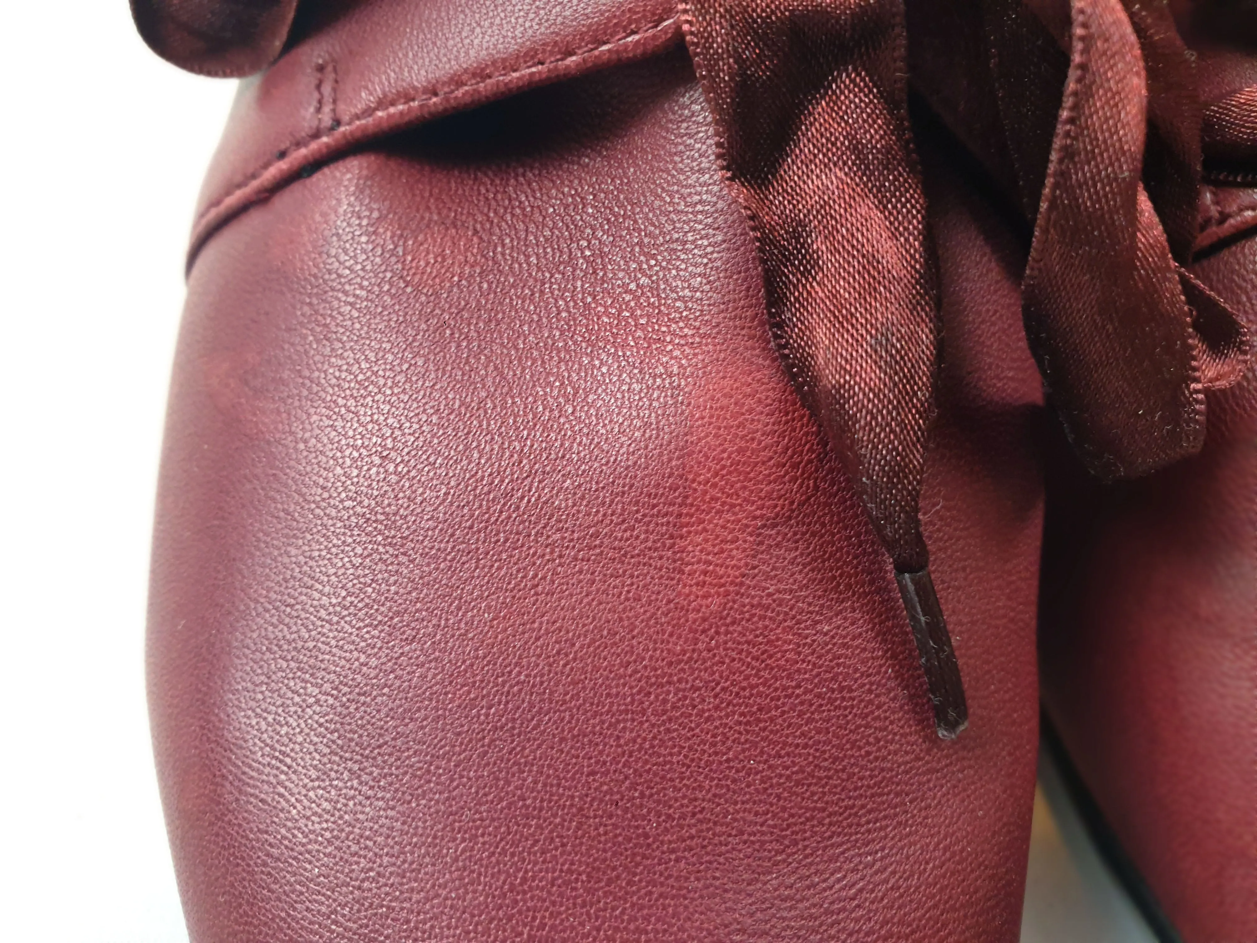 Ziera Pillow Walk red leather shoes with front bow size 39W