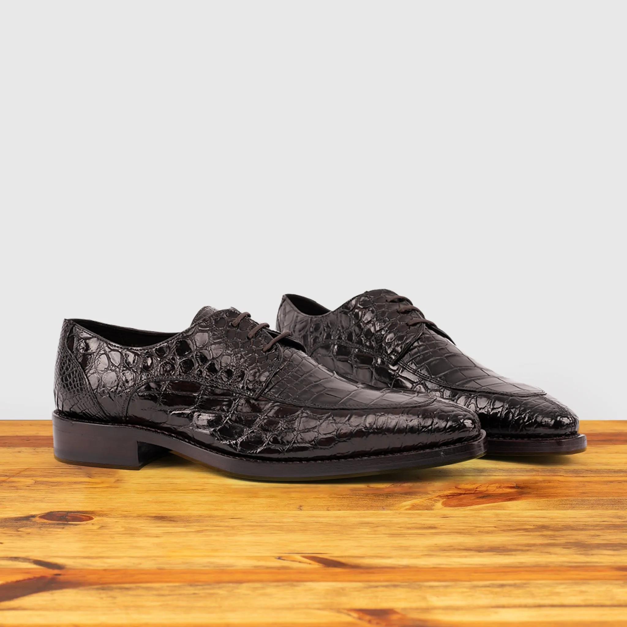 Zucco Calzoleria Toscana Men's Nile Crocodile Lace-Up